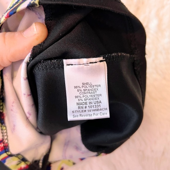 EUC Charlotte Russe Crop Top - Super Cute w/ A Pair of High Waist Leggings Large - Picture 7 of 7